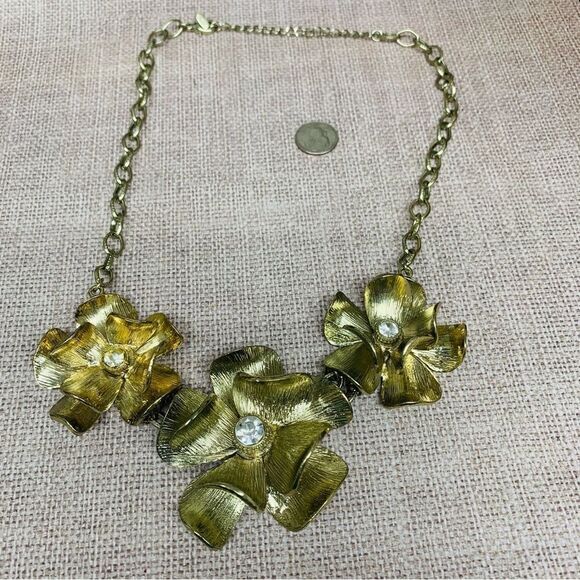 VCLM Gold Crystal Flower Necklace - Picture 1 of 3